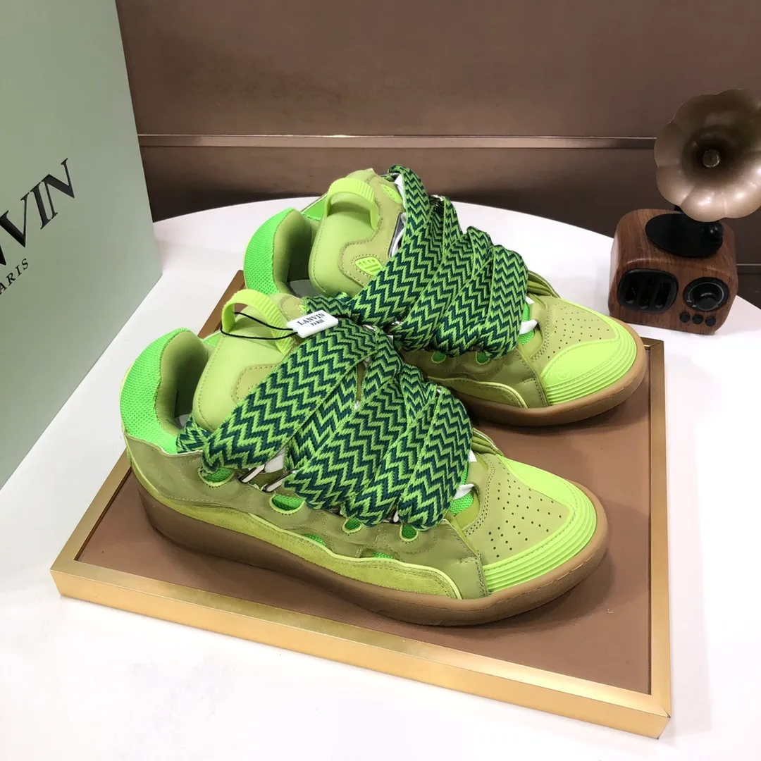 Men's men's shoes💰820💰[LANVIN] The latest lace-up fashionable casual couple sneakers, high-quality CLAY couple series‼ ️ The latest trendy products of the season 🌈Many bloggers have planted grass and purchased the original open-mold customization. The upper and outsole are sewn with mark threads without edge sealing. A variety of material splicing combination design. Very versatile for fashionable and casual wear. Comfortable on the feet. Self-recommended. Upper cowhide + cow suede + breathable mesh lining. Foot-padding cowhide. Exclusive original open-mold clear logo rubber outsole ⚠️Couple standard size 36-40 for women and 38-44 for men.